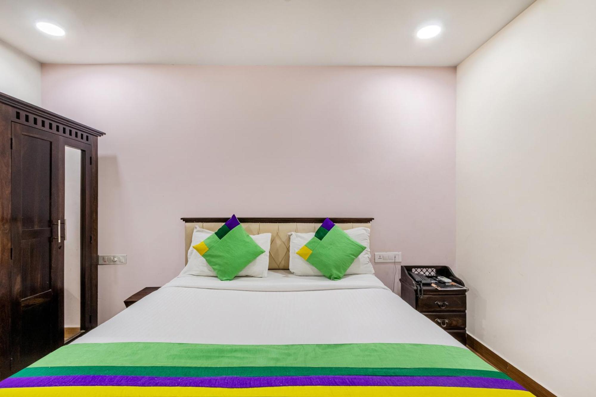 Treebo Purple Square Otel Haydarabad Dış mekan fotoğraf