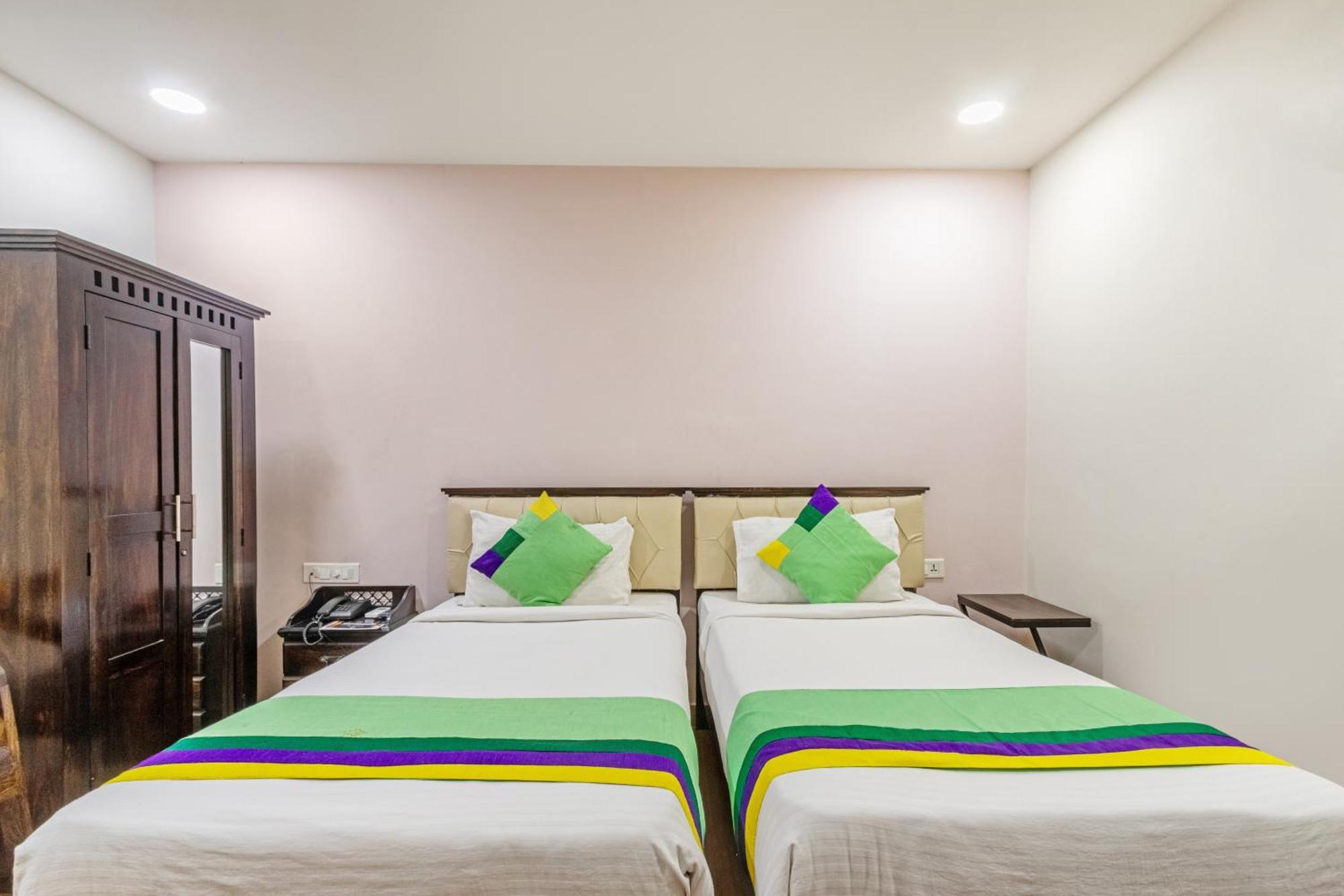 Treebo Purple Square Otel Haydarabad Dış mekan fotoğraf