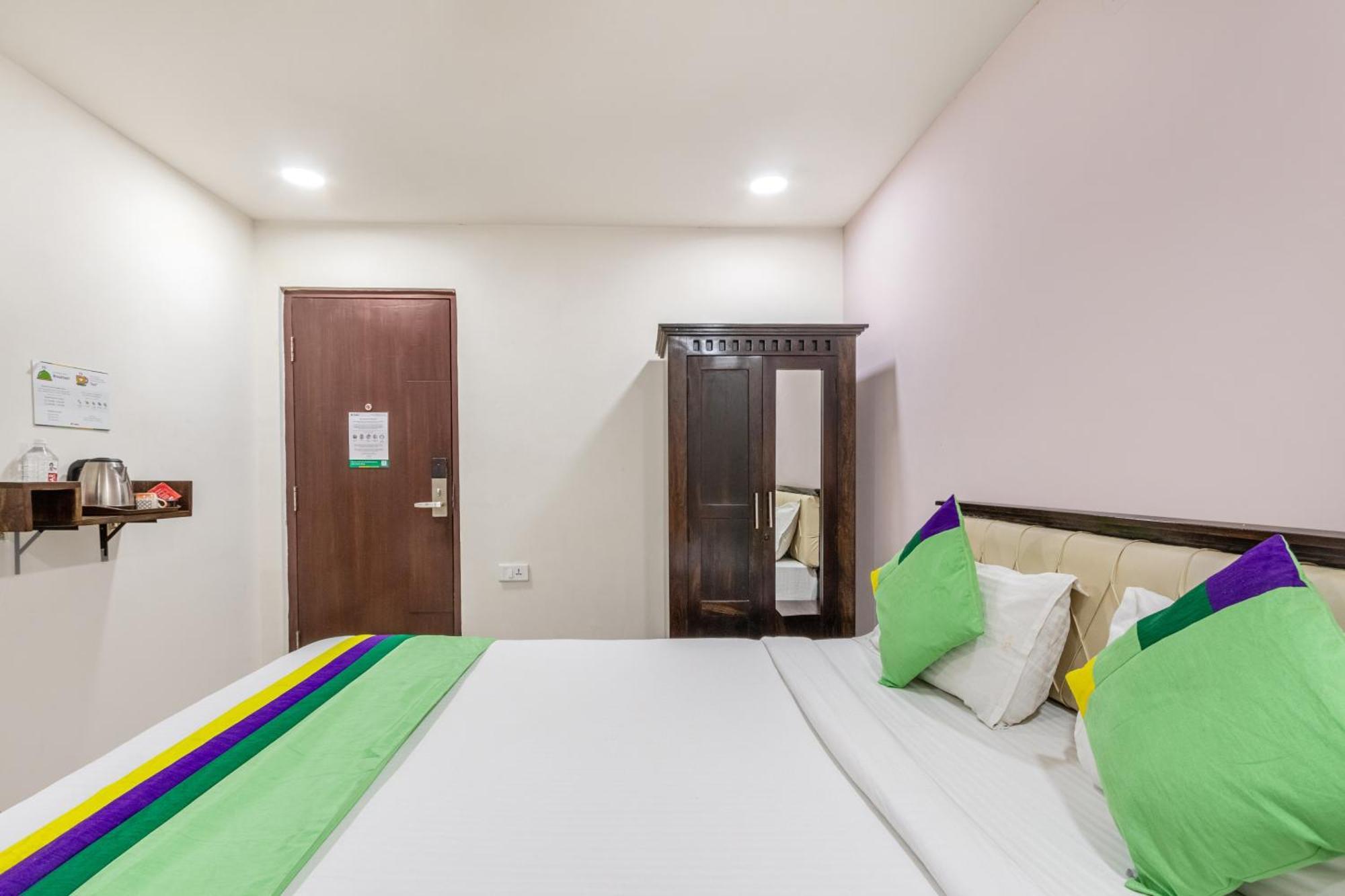 Treebo Purple Square Otel Haydarabad Dış mekan fotoğraf