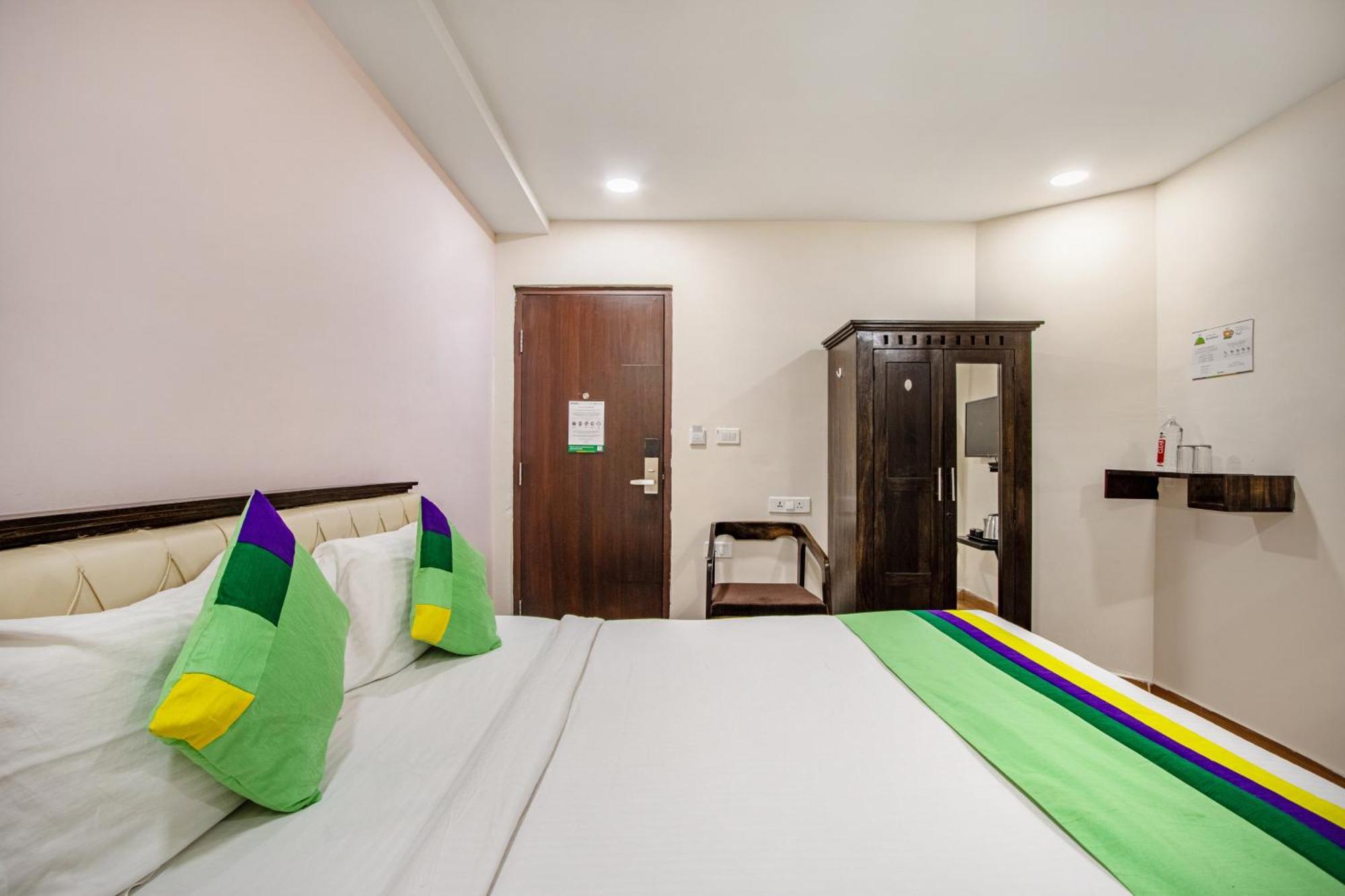 Treebo Purple Square Otel Haydarabad Dış mekan fotoğraf